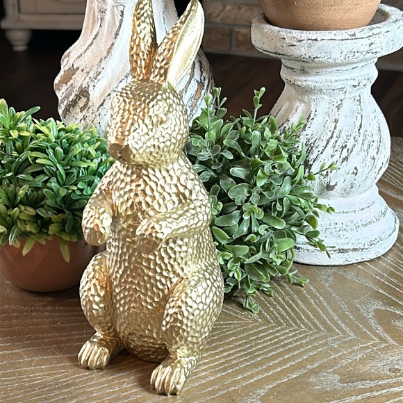 NEW! Shabby Chic Farmhouse Spring Garden Bunny Rabbit Metallic Gold Resin Statue - Picture 3 of 8